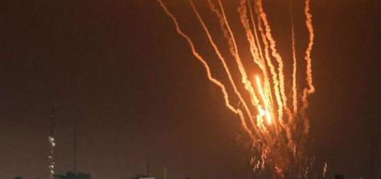 Irã lança ataques com drones e mísseis contra Israel