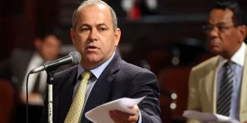 TJRJ barra pagamento de R$ 581 mil em férias acumuladas a conselheiro do TCE-RJ