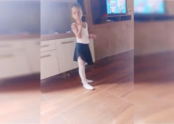 Mãe é presa por omissão de socorro à filha de 5 anos que morreu em UPA