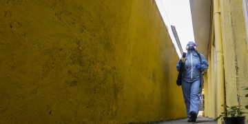 Osasco (SP) 15/03/2024 - Equipes da Zoonoses realizam trabalho de campo no combate aos focos da Dengue nos bairros da cidade. Foto: Paulo Pinto/Agência Brasil