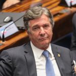 Este é Fernando Collor, ex-presidente do Brasil