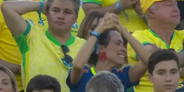 Deputado e senador são “flagrados” assistindo a jogo do Brasil nos EUA