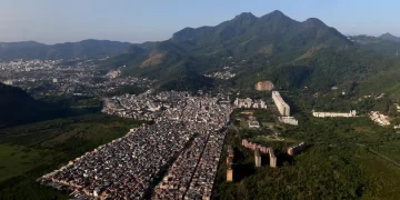 Forças de segurança iniciam ação contra milicianos na zona oeste do RJ