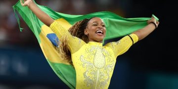 Rebeca Andrade brilha em Paris e se torna maior Medalhista Olímpica do Brasil