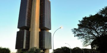 Mercado financeiro eleva previsão de crescimento da economia brasileira para 2,46% em 2024