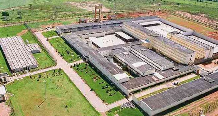 Deputados visitam Papuda para avaliar condições de segurança e custódia de detentos