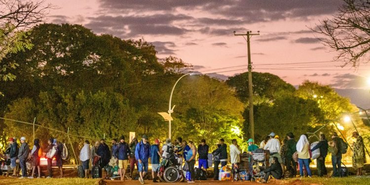 DF: moradores de rua são obrigados a sair de abrigo para o frio às 6h