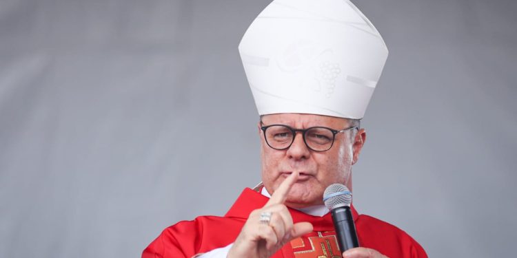 Arcebispo de Brasília celebra missa na Ucrânia neste domingo (20/7)