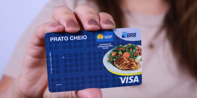 Cartão Prato Cheio: mais de 1,5 mil famílias são incluídas no programa