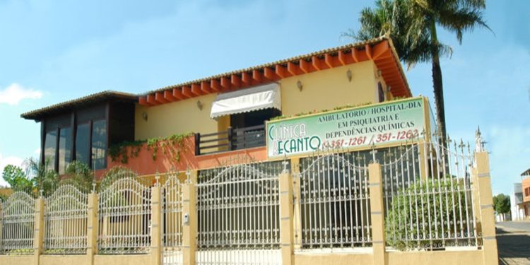 Clínica do DF é acusada de maus-tratos: “É 100% cultura manicomial”