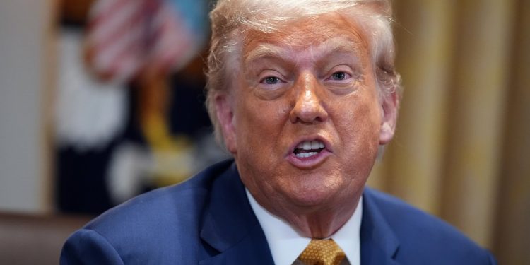 Entenda diagnóstico de Donald Trump e conheça os sintomas de alerta