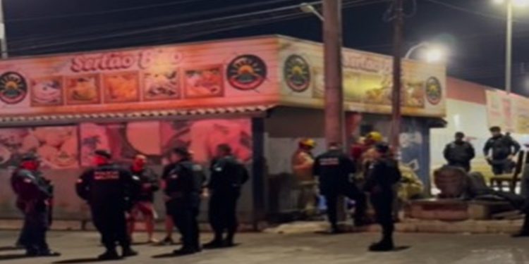 Retalhado na faca: homem é agredido e esfaqueado após discussão em rua