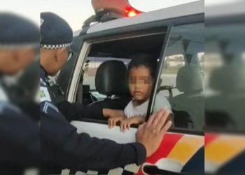 Vídeo: menino autista é salvo por PM quando brincava em rodovia do DF
