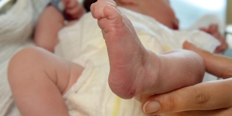 Vai ver recém-nascido? 4 dicas que você precisa saber antes da visita