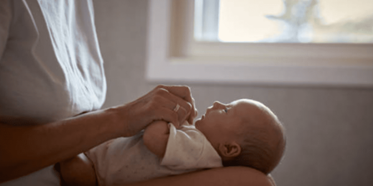 DF vai indenizar mãe de bebê que morreu à espera de cirurgia