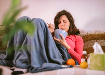 Estudo explica como sopas aliviam sintomas de gripes e resfriados
