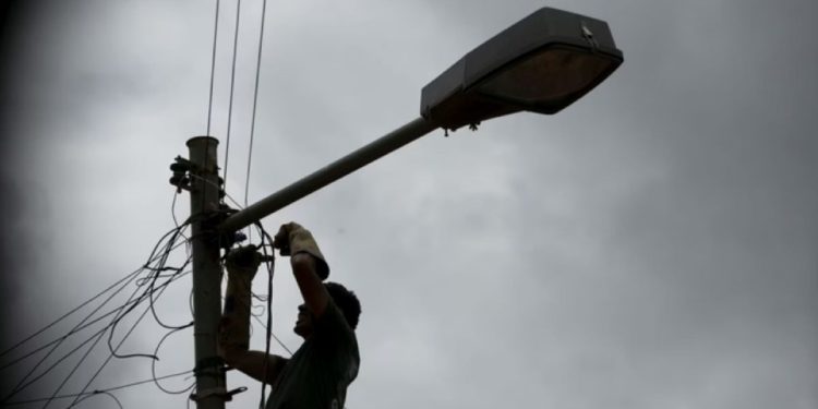 Endereços no Lago Sul e Águas Claras ficarão sem energia nesta terça