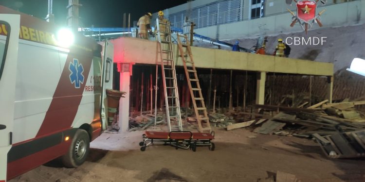 Operário fica ferido após ser atingido por bloco de concreto em obra