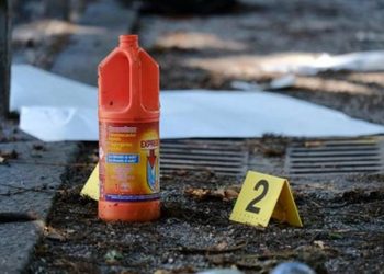 Mulher é indiciada por jogar ácido no pênis do ex após relação sexual