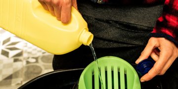 Ministério da Saúde alerta sobre risco de misturas com água sanitária