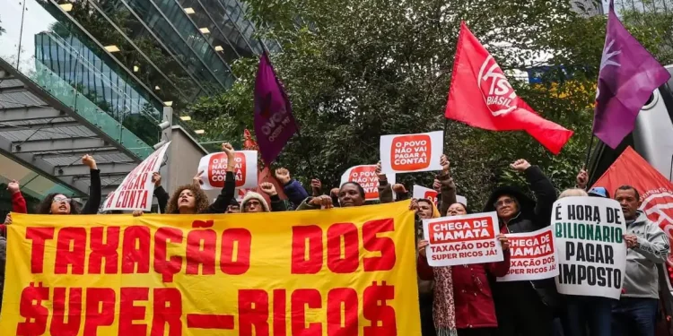 Taxação de super ricos: por que a conta não fecha, com Eliane Barbosa