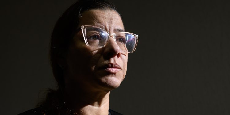 “Revivi a dor”: diz mulher agredida por PM em briga de trânsito; vídeo