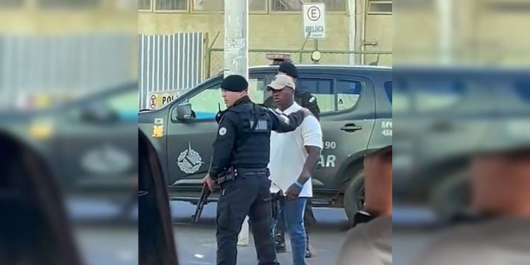 PM que agrediu vigia do Base ameaçou funcionários: “Matar todo mundo”