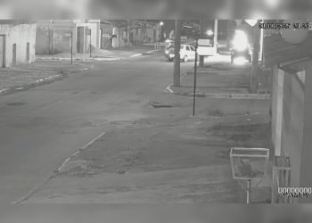 Homem incendeia carro de ex-patrão 9 meses após ser demitido. Vídeo