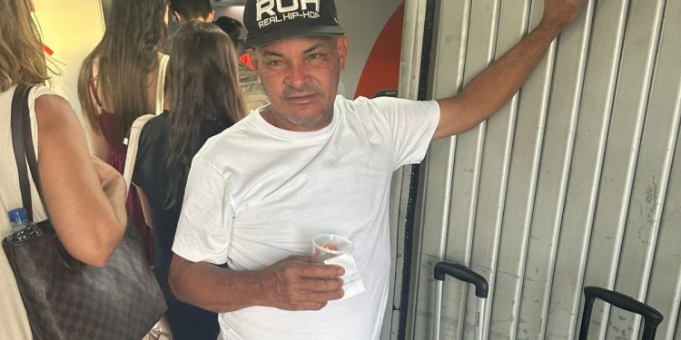 Passageiro de voo passa mal durante conexão, é levado para UPA e some