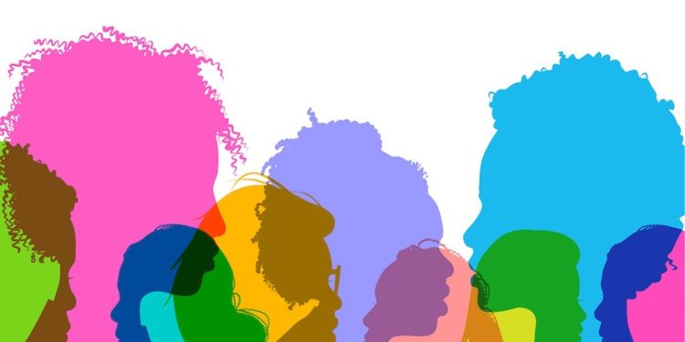 De 495 mil mulheres negras, 100 mil estão fora do mercado de trabalho