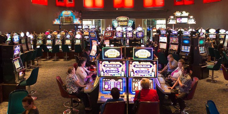 Falta de consenso e bancada evangélica barram votação da legalização de bingos e cassinos