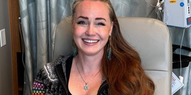 Após sentir dor nas costas, mulher é diagnosticada com câncer terminal