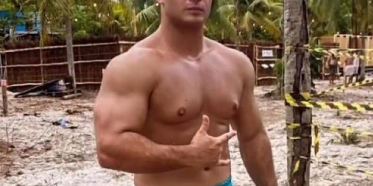 Vídeo: homem espanca namorada com mais de 60 socos dentro de elevador