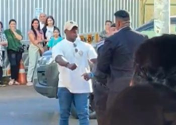 Vídeo: policial de folga ameaça e agride vigilante no Hospital de Base