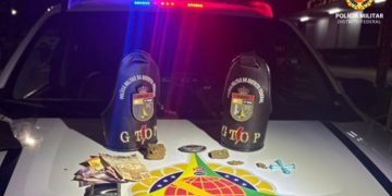 Homem tenta se esconder em matagal e é encontrado com drogas