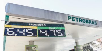 Preço da gasolina cai no DF dias após AGU pedir investigação à PF