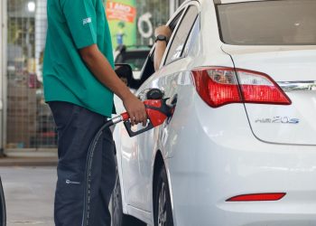 Procon notifica 56 postos do DF para justificarem aumento na gasolina
