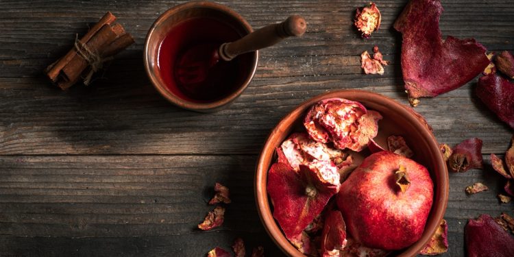 Chá de fruta anti-inflamatória rica em vitamina C fortalece imunidade