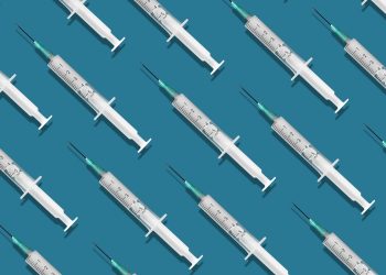 Duas vacinas comuns podem reduzir o risco de demência, sugere estudo