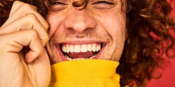 Qual a quantidade diária recomendada da fruta que combate mau hálito?