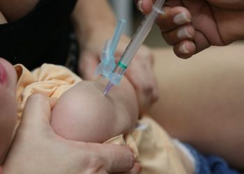 Campanha de vacinação infantil contra vírus respiratórios acaba na 5ª