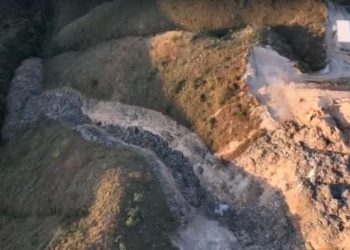 Tragédia em lixão completa 1 mês com rio ainda completamente poluído