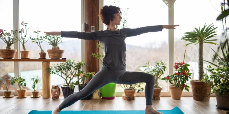 Yoga: confira 5 benefícios de praticar no inverno