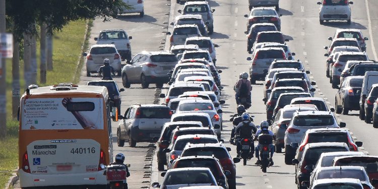 Trânsito da EPTG terá faixa bloqueada a partir desta 2ª. Entenda