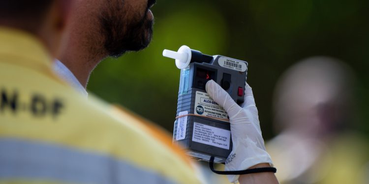 Detran suspende CNH de 724 motoristas no DF. Veja a lista