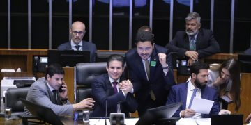 Dia de lobby: os bastidores da tramitação do PL 2628 que protege crianças nas redes