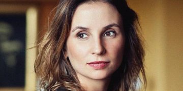 ‘Teologias apocalípticas’ ganham força em momentos de crise, diz Petra Costa