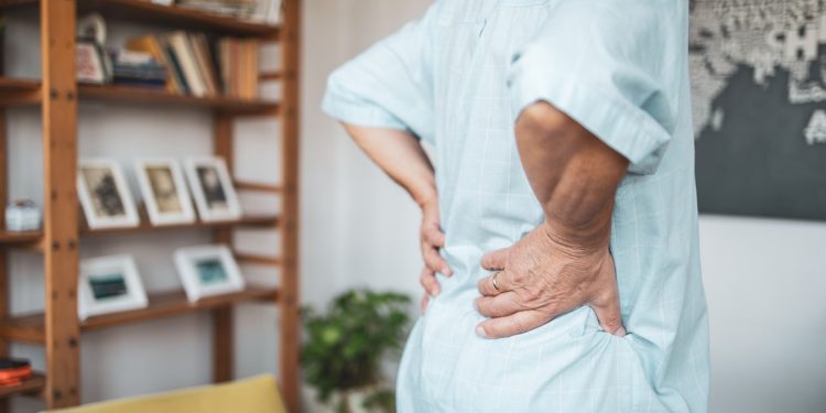 Como a atividade física previne dores e lesões na coluna