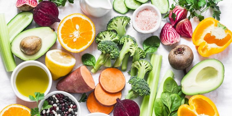 Comer frutas e vegetais pode reduzir sofrimento mental, mostra estudo