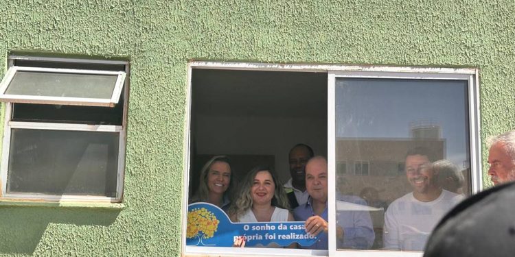 Ibaneis entrega 704 apartamentos em região carente do DF